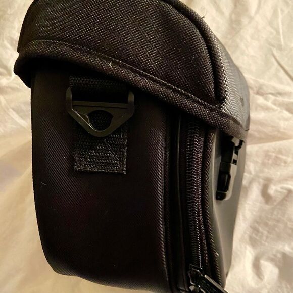 Ambico Camera Bag Model P-2505 Used as Prop on TV - Picture 4 of 14